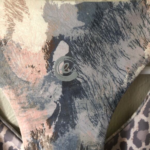 NWT Johnny Was Calme Endurance Reversible Sports Bra - Picture 3 of 8